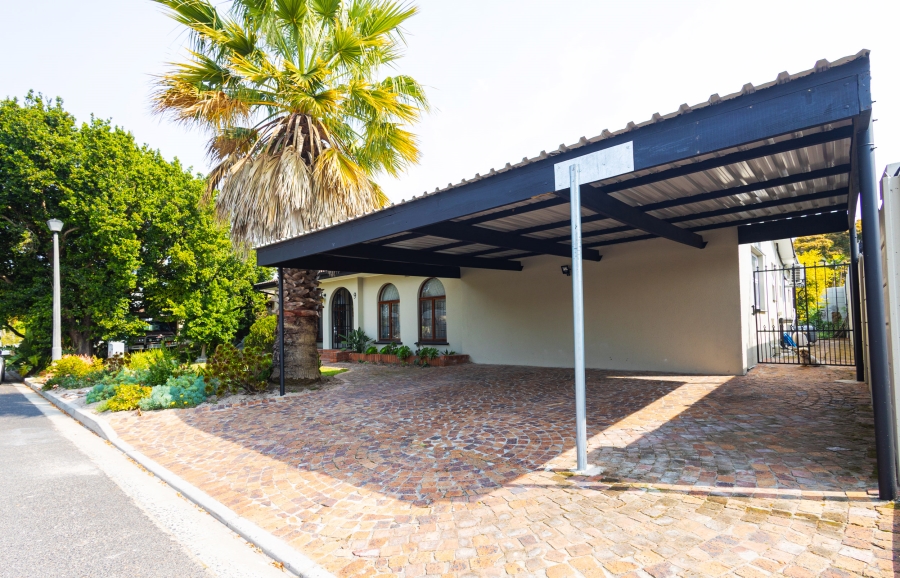 4 Bedroom Property for Sale in Stellenridge Western Cape